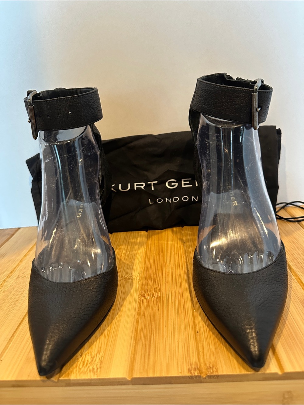 400KG Kurt Geiger Black Pointed Ankle-Strap Pumps with Buckle, Genuine Leather